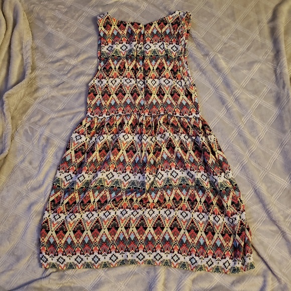Adorable Patterned Summer Dress - Picture 2 of 4
